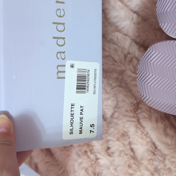 NEW IN BOX Madden Girl Silhouette wedge sandal in mauve (lavender/light purple) - Picture 4 of 6